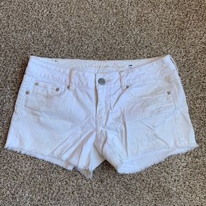 American Eagle white shorts size 6